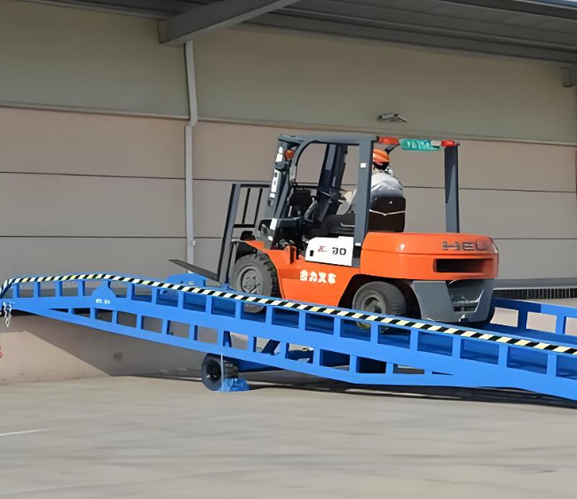 舒兰移动式卸货平台（叉车用）